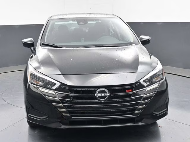 2025 Super Black Metallic Nissan Versa 1.6 SR FWD Sedan
