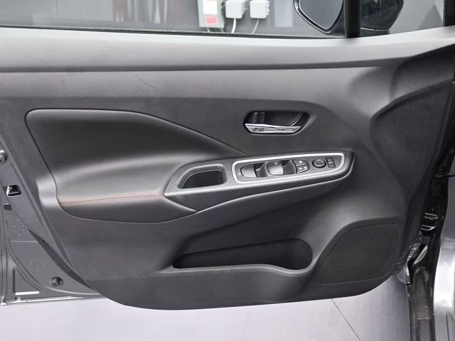 2025 Gun Metallic Nissan Versa 1.6 SR FWD Sedan