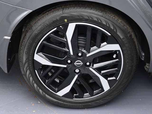 2025 Gun Metallic Nissan Versa 1.6 SR FWD Sedan