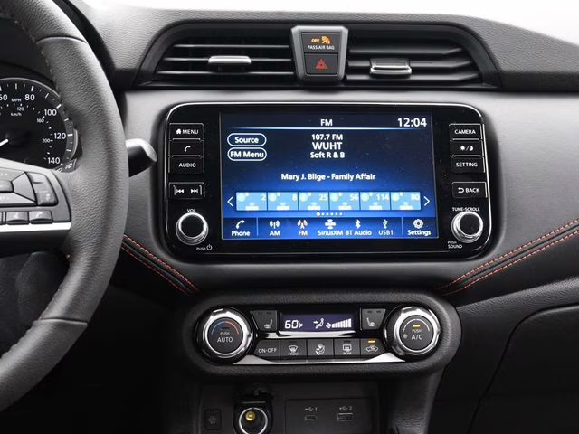 2025 Super Black Metallic Nissan Versa 1.6 SR FWD Sedan