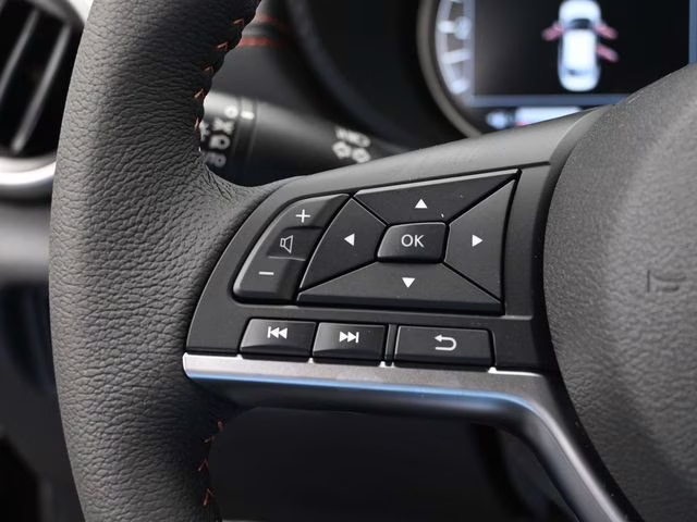 2025 Super Black Metallic Nissan Versa 1.6 SR FWD Sedan