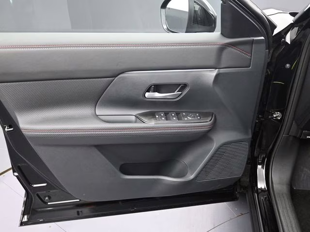 2026 Super Black Nissan Kicks SR FWD SUV