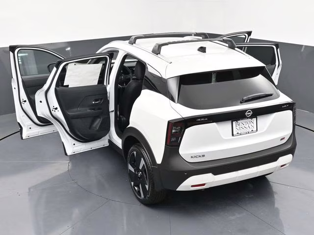 2026 Aspen White Tricoat Nissan Kicks SR FWD SUV