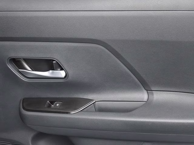 2026 Aspen White Tricoat Nissan Kicks SR FWD SUV