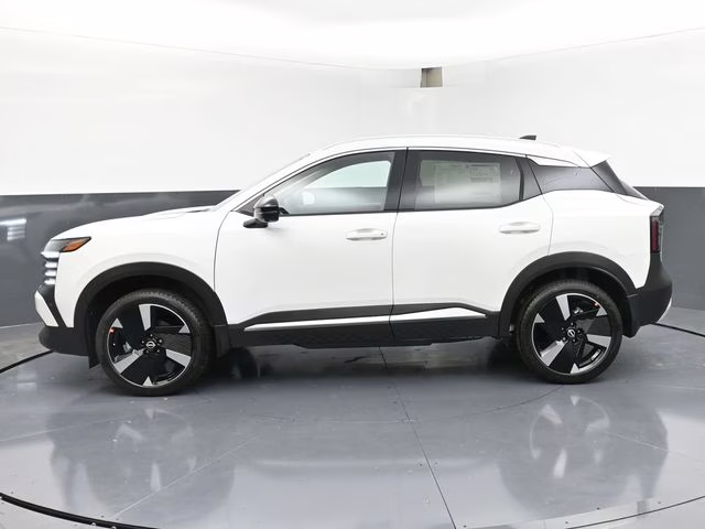 2026 Aspen White Tricoat Nissan Kicks SR FWD SUV