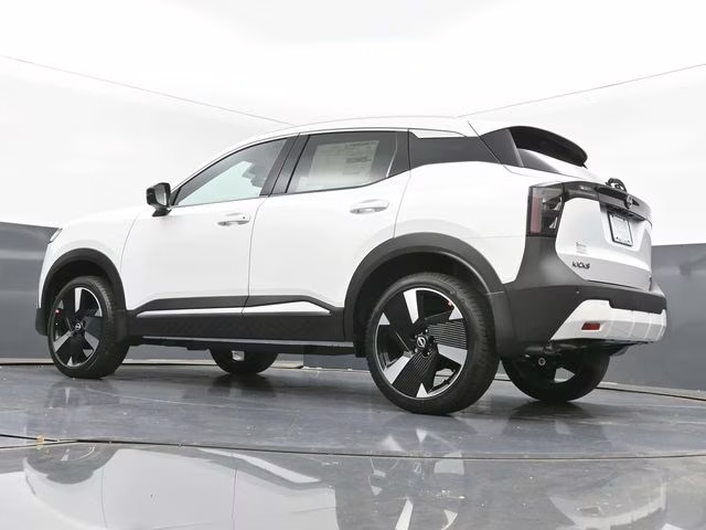 2026 Aspen White Tricoat Nissan Kicks SR FWD SUV