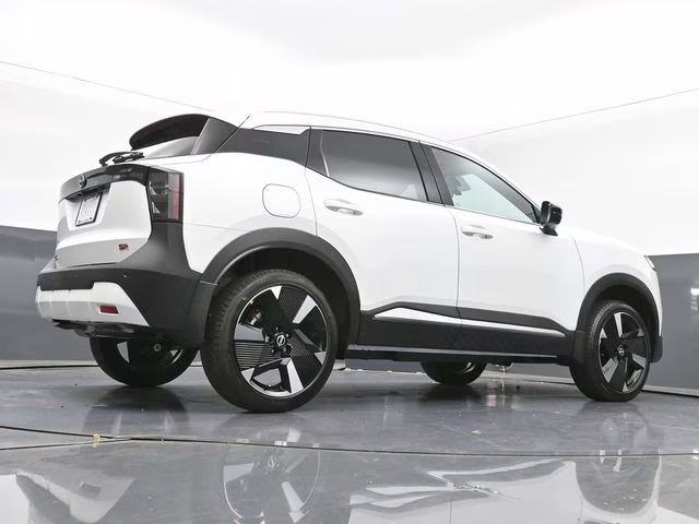 2026 Aspen White Tricoat Nissan Kicks SR FWD SUV