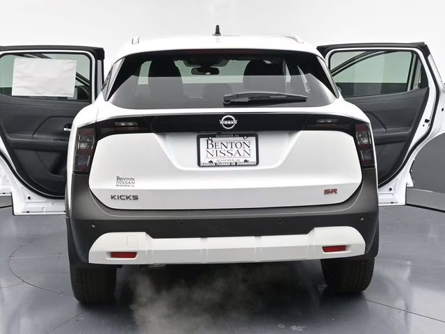 2026 Aspen White Tricoat Nissan Kicks SR FWD SUV