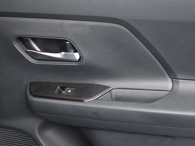 2026 Gun Metallic/Super Black Nissan Kicks SR FWD SUV