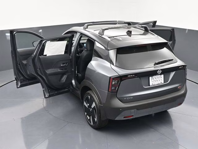 2026 Gun Metallic/Super Black Nissan Kicks SR FWD SUV