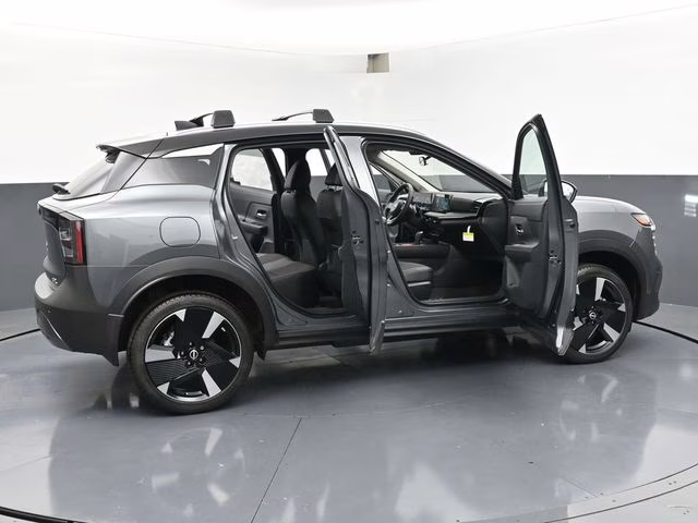 2026 Gun Metallic/Super Black Nissan Kicks SR FWD SUV