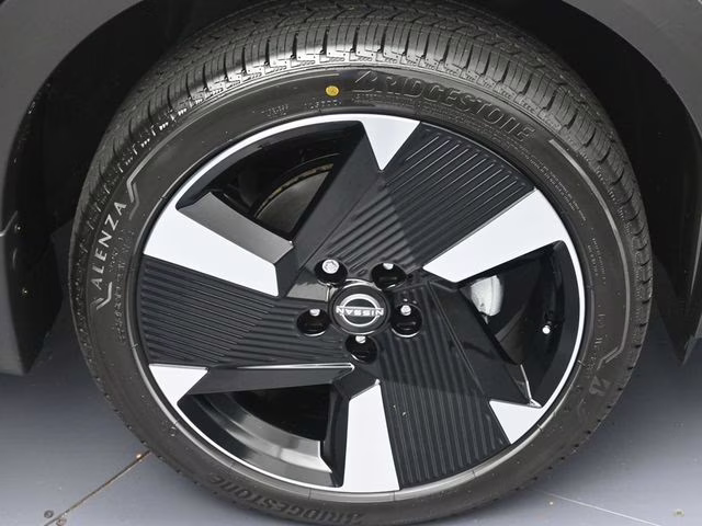 2026 Super Black Nissan Kicks SR FWD SUV