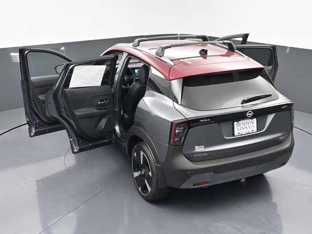 2026 Gun Metallic/Scarlet Ember Tintcoat Nissan Kicks SR FWD SUV