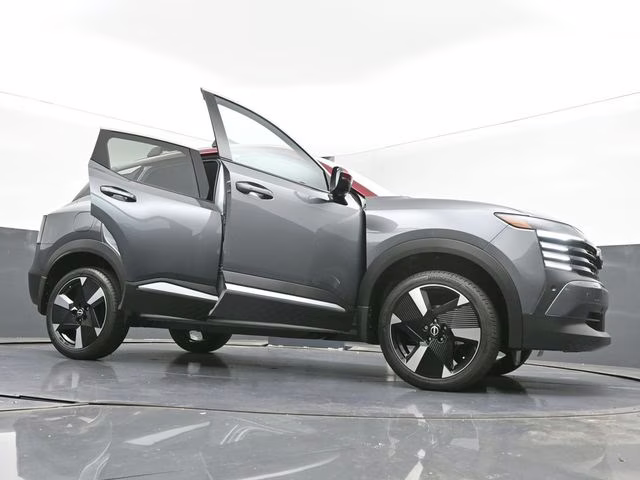 2026 Gun Metallic/Scarlet Ember Tintcoat Nissan Kicks SR FWD SUV