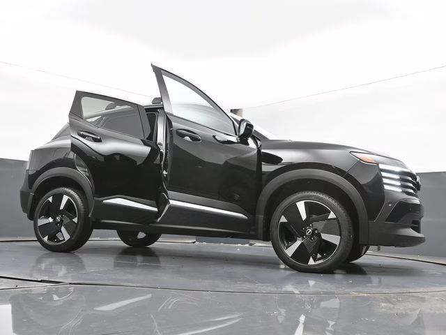 2026 Super Black Nissan Kicks SR FWD SUV