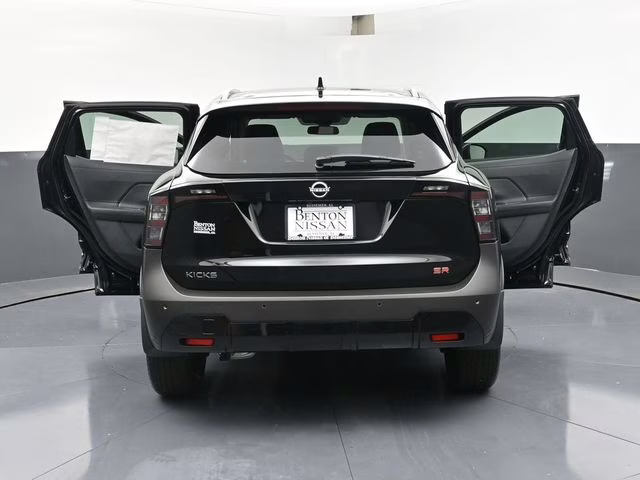 2026 Super Black Nissan Kicks SR FWD SUV