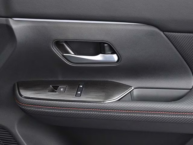 2026 Super Black Nissan Kicks SR FWD SUV