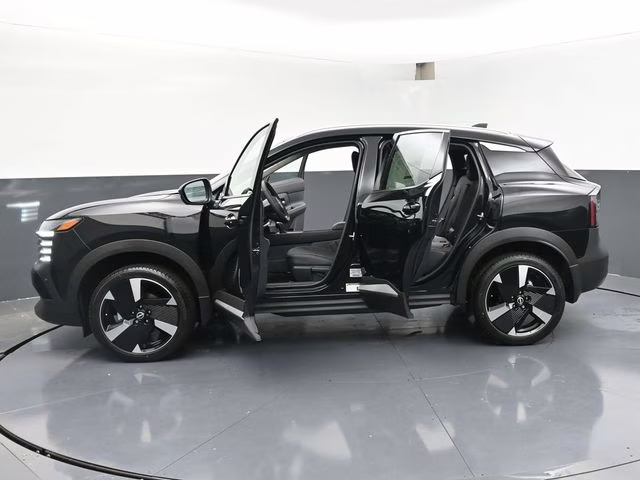 2026 Super Black Nissan Kicks SR FWD SUV