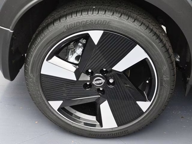 2026 Gun Metallic Nissan Kicks SR FWD SUV