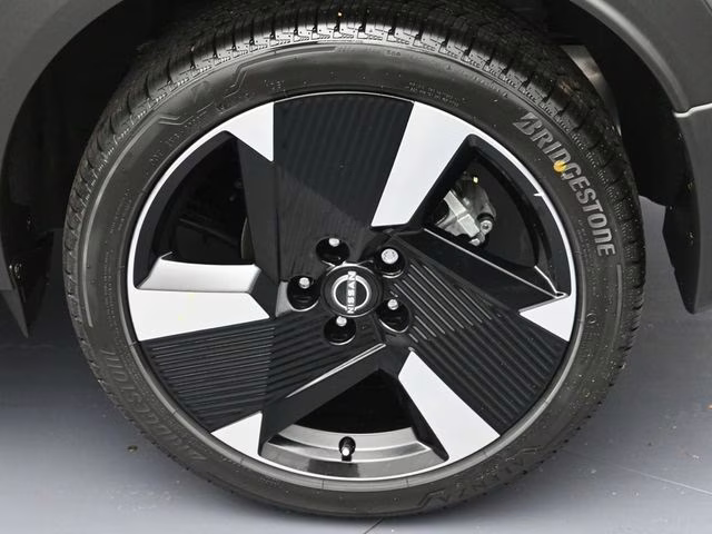 2026 Gun Metallic Nissan Kicks SR FWD SUV