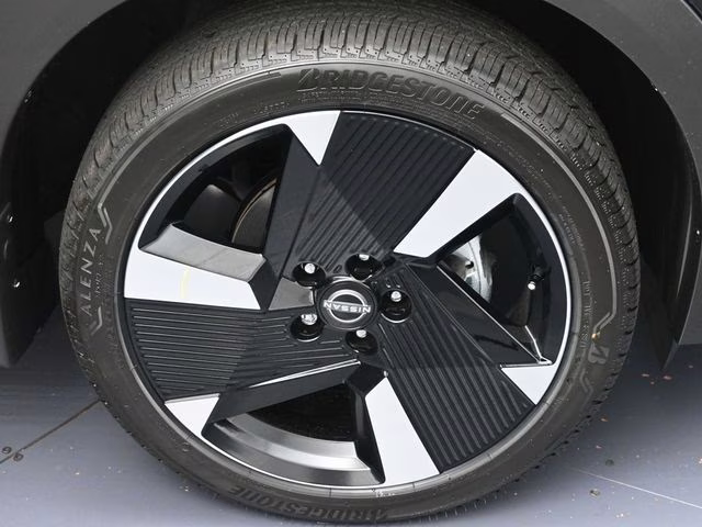 2026 Super Black Nissan Kicks SR AWD SUV