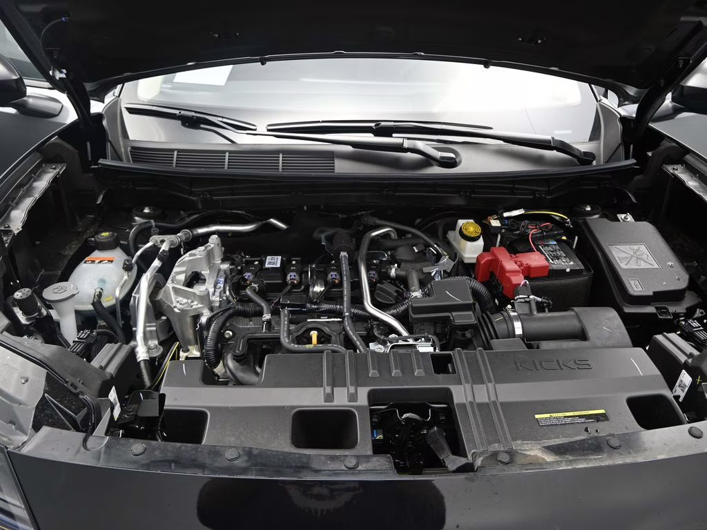 2026 Gun Metallic/Super Black Nissan Kicks SR FWD SUV