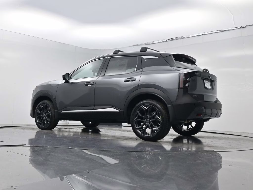 2026 Gun Metallic/Super Black Nissan Kicks SR FWD SUV