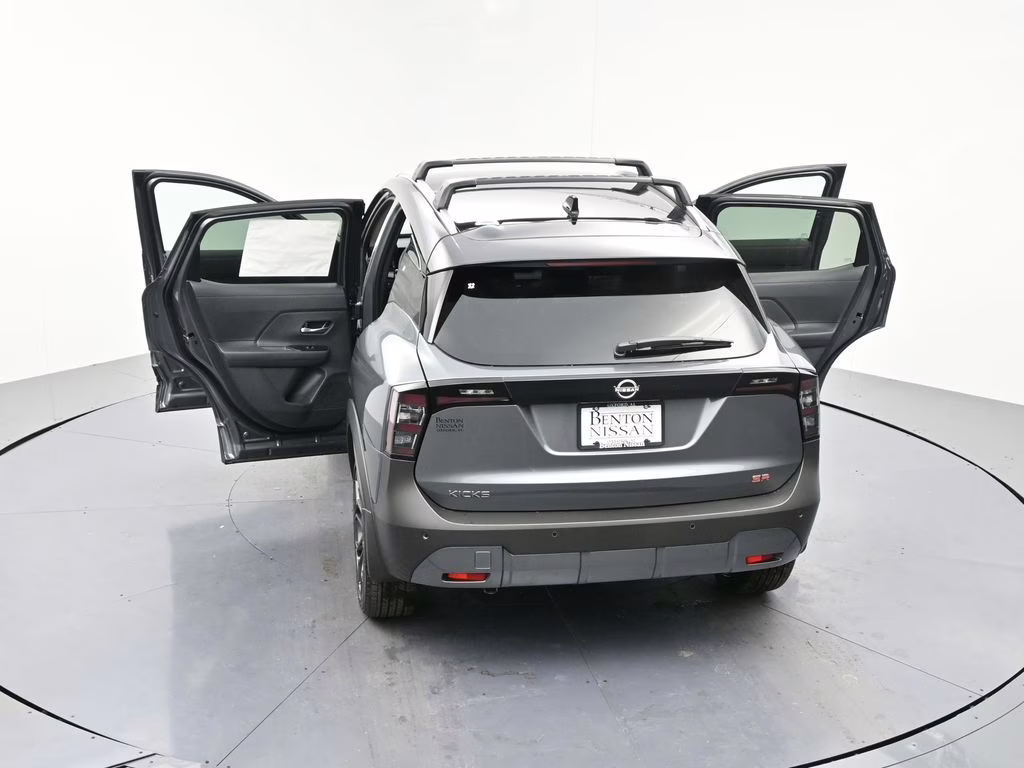 2026 Gun Metallic/Super Black Nissan Kicks SR FWD SUV