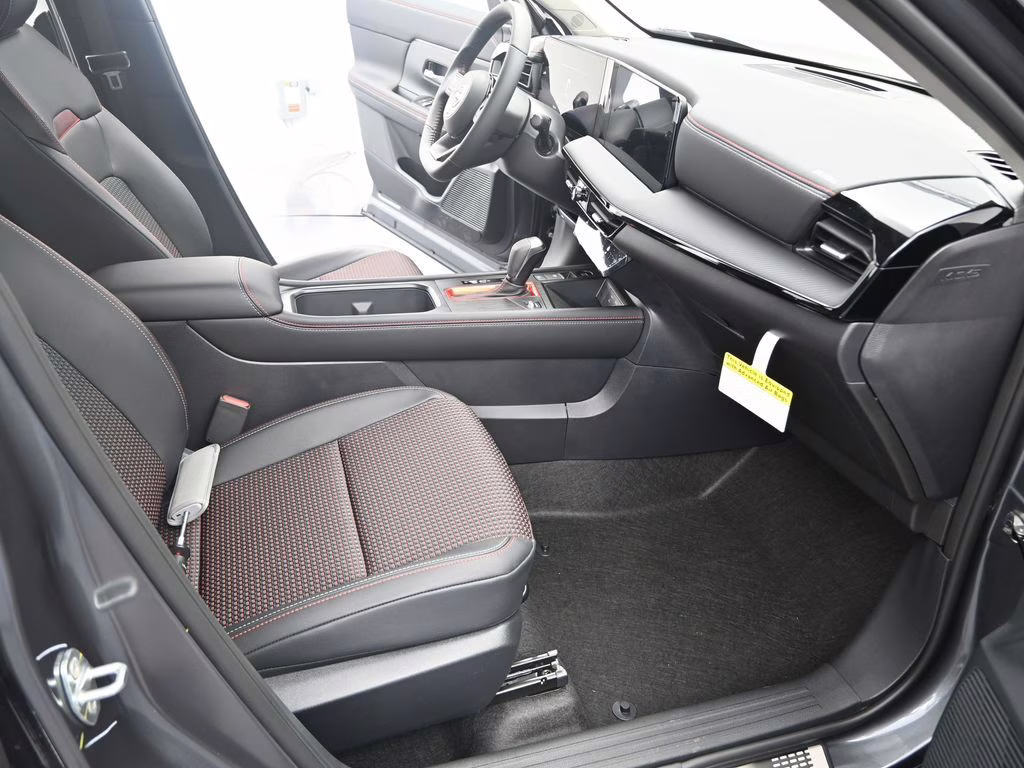 2026 Gun Metallic/Super Black Nissan Kicks SR FWD SUV