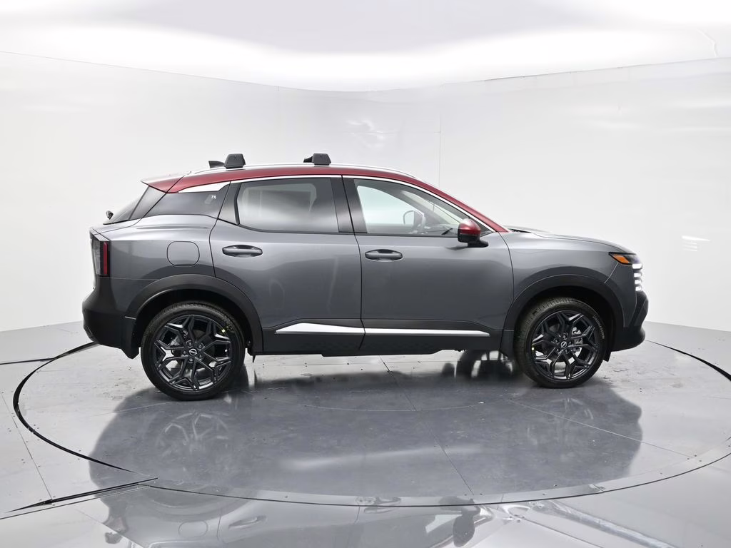 2026 Gun Metallic/Scarlet Ember Tintcoat Nissan Kicks SR FWD SUV