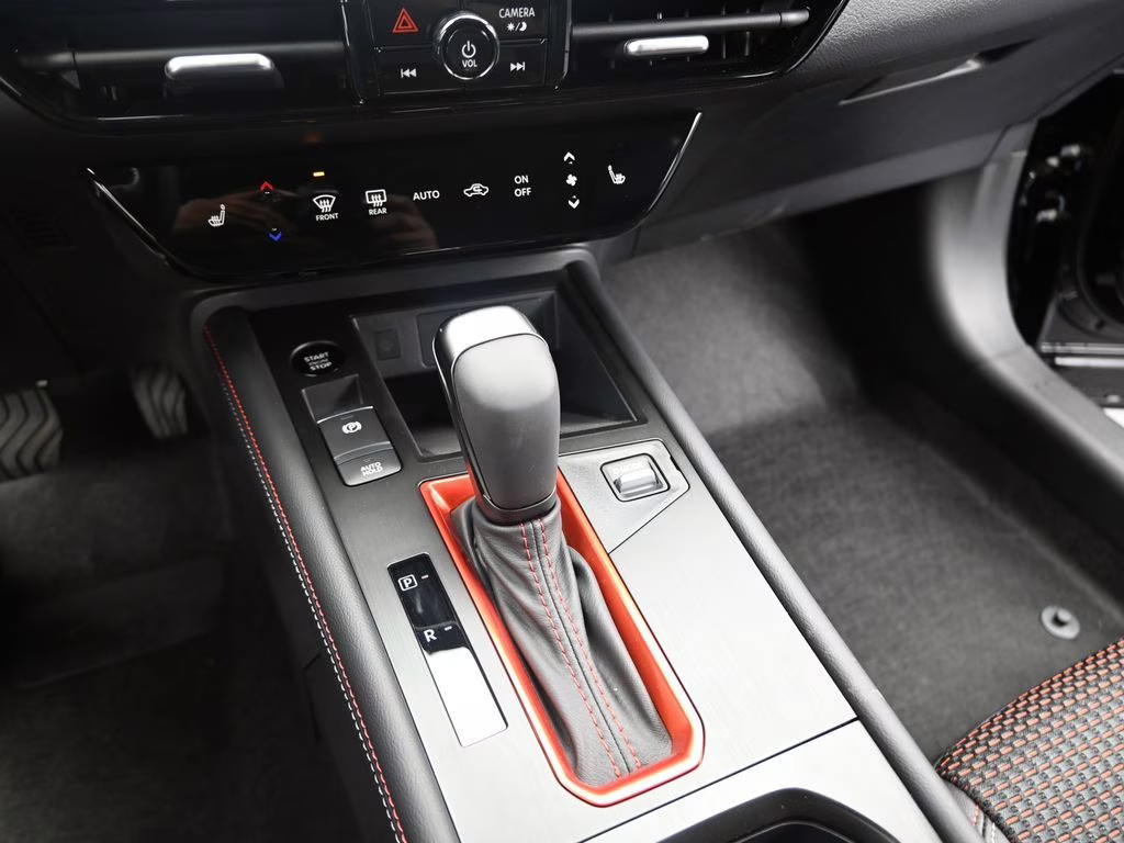 2026 Super Black Nissan Kicks SR FWD SUV