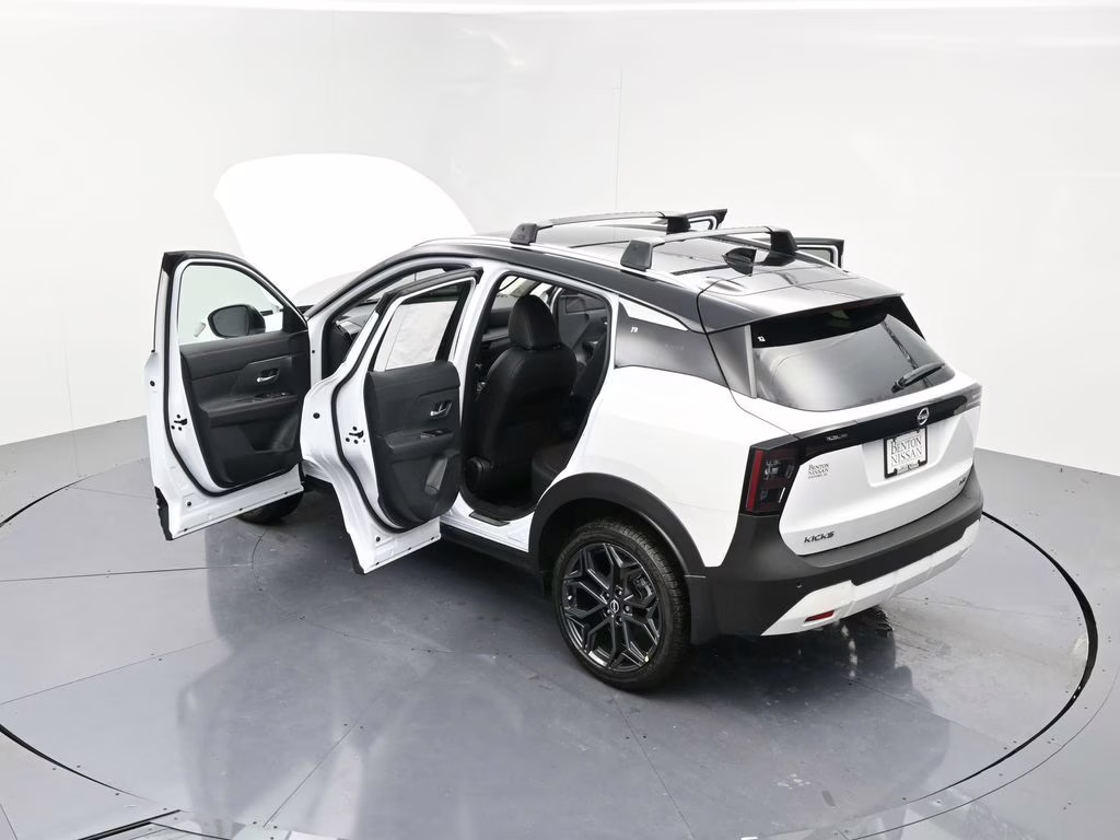 2026 Aspen White/Super Black Nissan Kicks SR FWD SUV