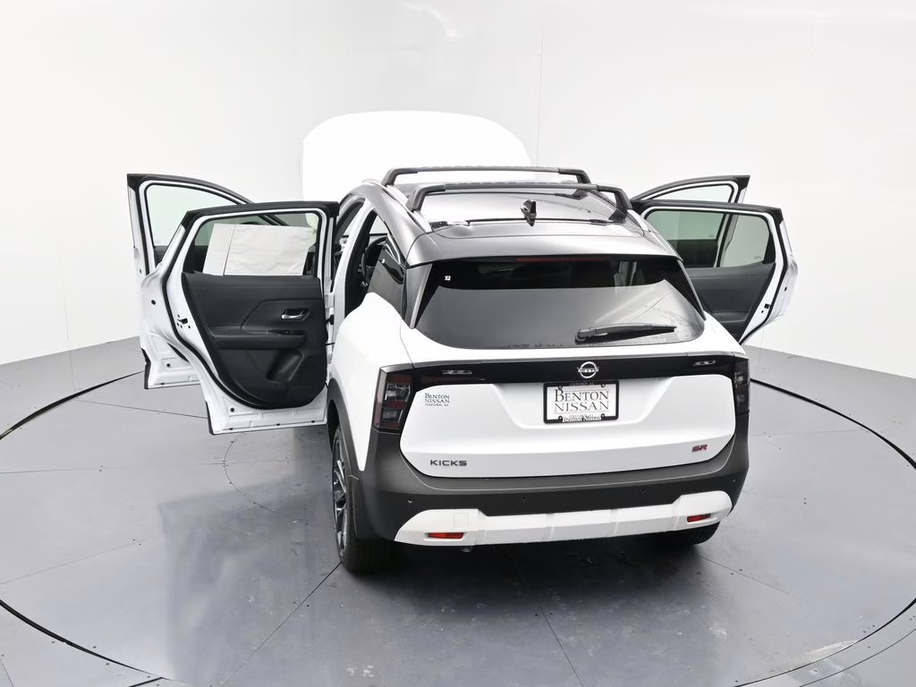 2026 Aspen White/Super Black Nissan Kicks SR FWD SUV