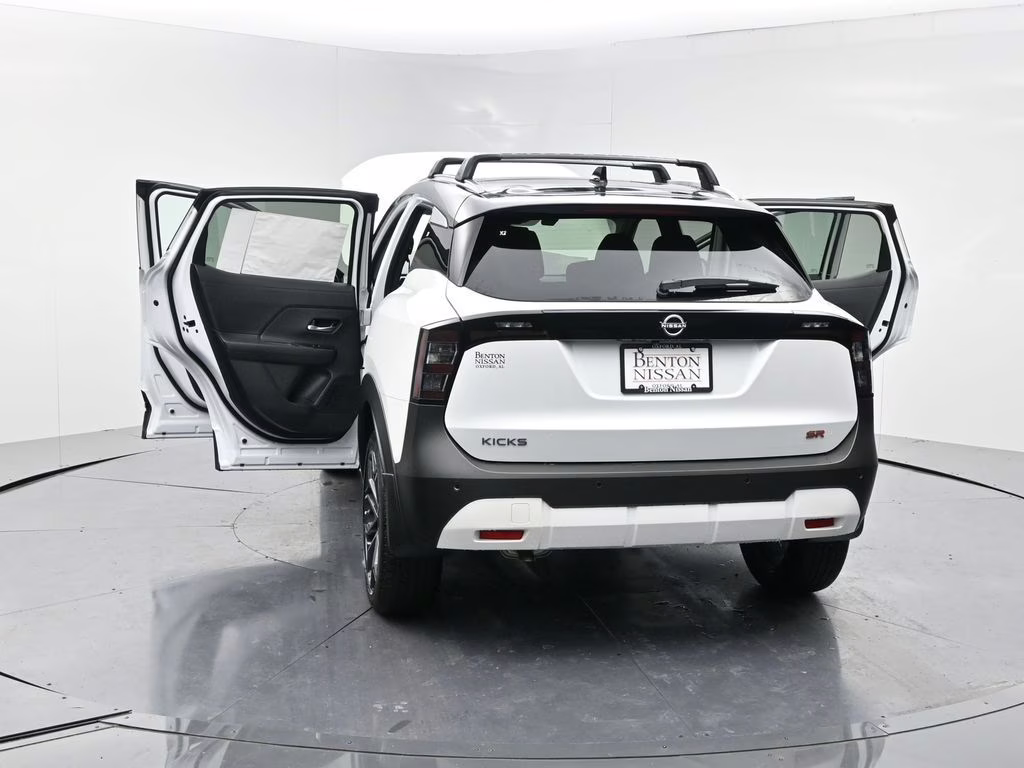 2026 Aspen White/Super Black Nissan Kicks SR FWD SUV