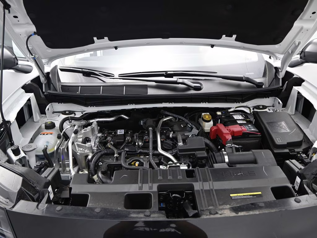 2026 Aspen White Tricoat Nissan Kicks SR FWD SUV