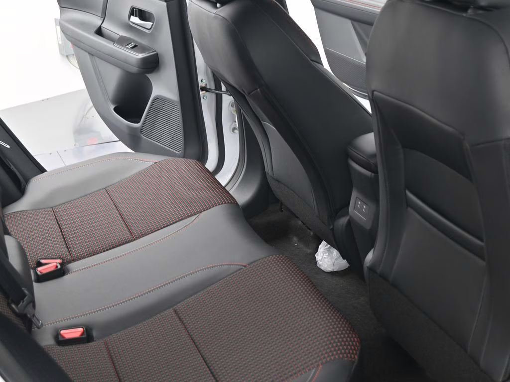 2026 Aspen White Tricoat Nissan Kicks SR FWD SUV