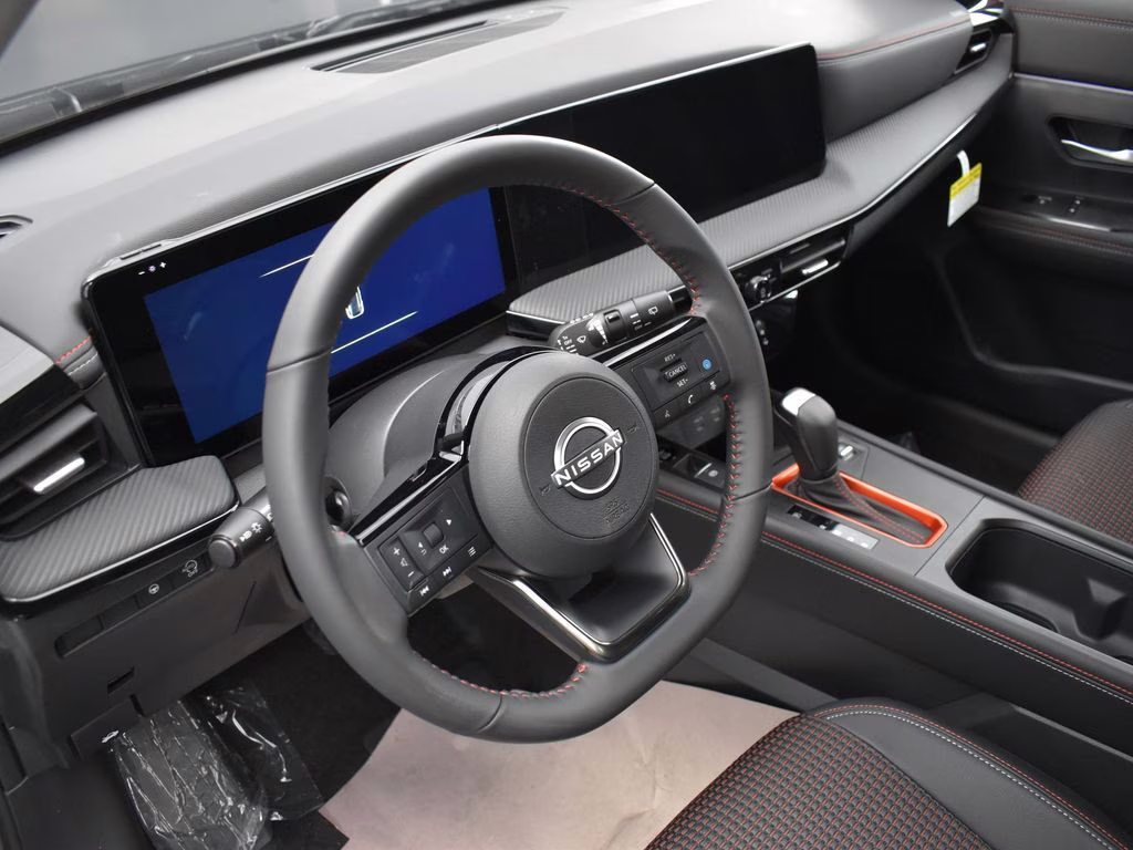 2026 Gun Metallic/Scarlet Ember Tintcoat Nissan Kicks SR FWD SUV