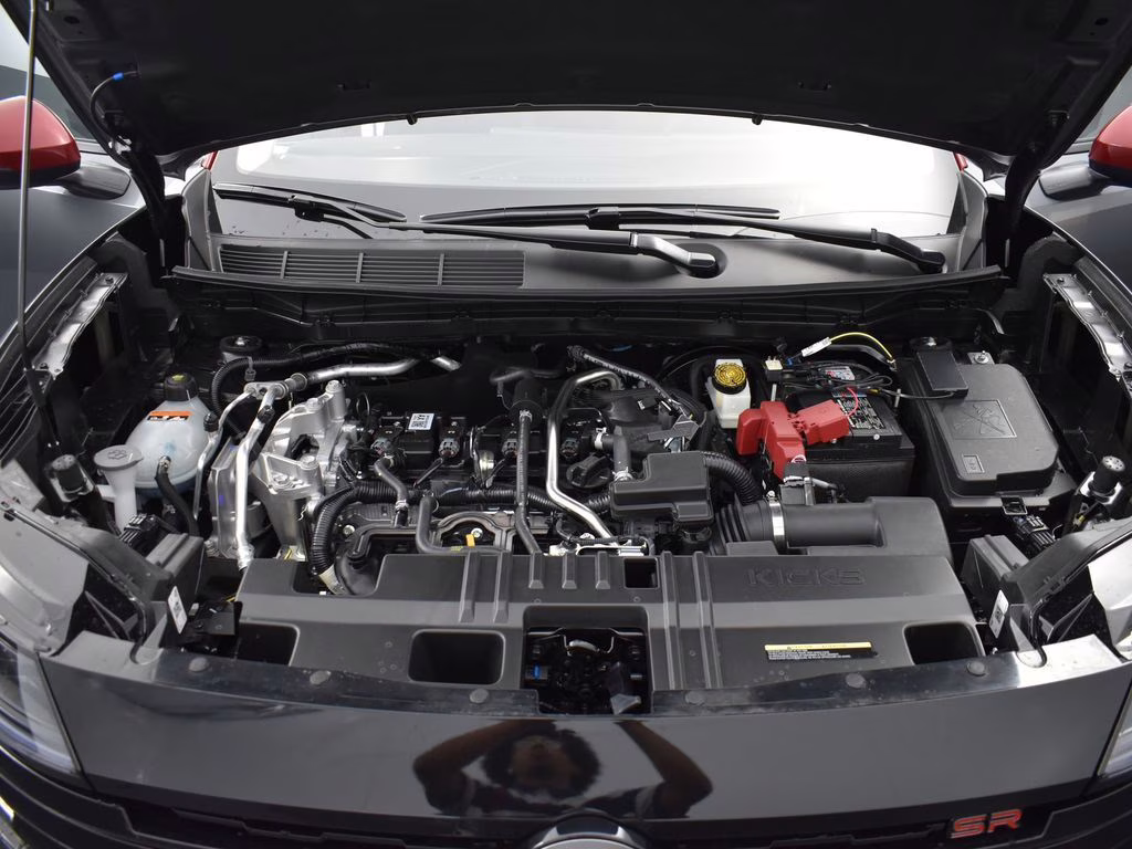 2026 Gun Metallic/Scarlet Ember Tintcoat Nissan Kicks SR FWD SUV