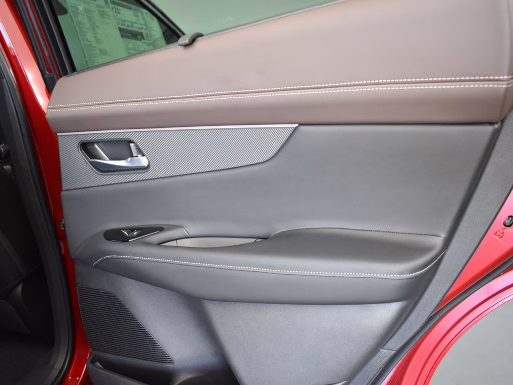 2025 Scarlet Ember Tintcoat/Super Black Nissan Murano Platinum AWD SUV