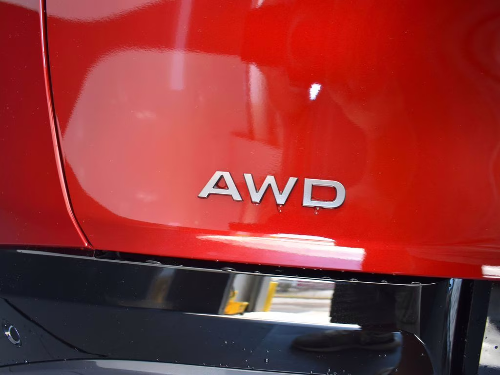 2025 Scarlet Ember Tintcoat/Super Black Nissan Murano Platinum AWD SUV