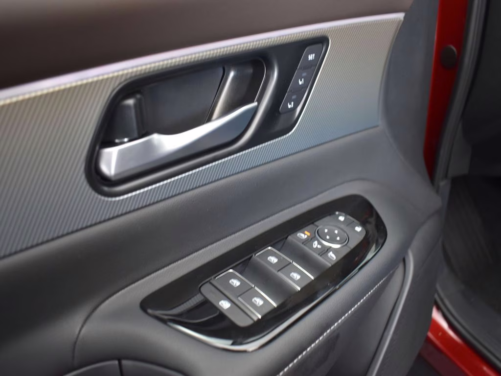 2025 Scarlet Ember Tintcoat/Super Black Nissan Murano Platinum AWD SUV