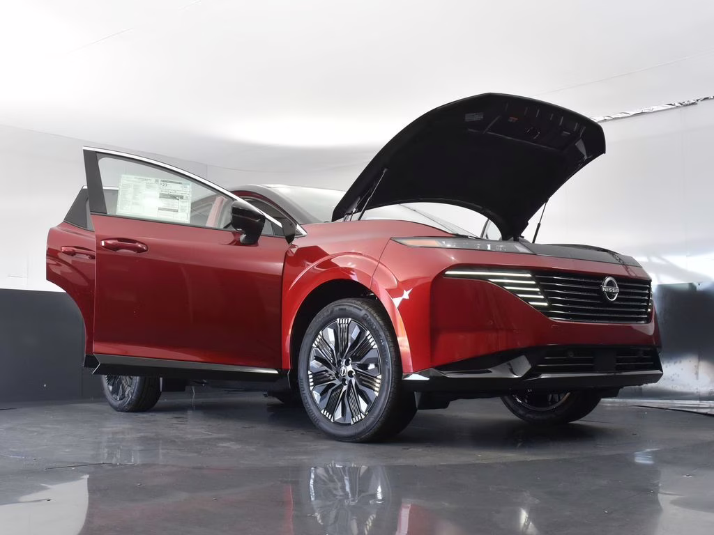 2025 Scarlet Ember Tintcoat/Super Black Nissan Murano Platinum AWD SUV