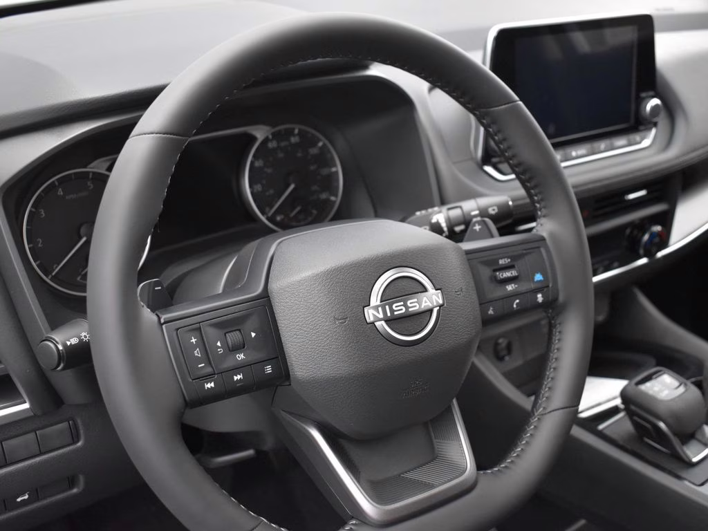 2026 Everest White Pearl Tricoat Nissan Rogue SV FWD SUV