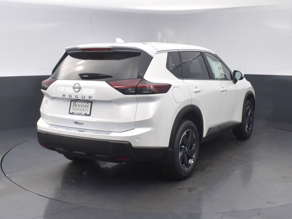 2026 Everest White Pearl Tricoat Nissan Rogue SV FWD SUV