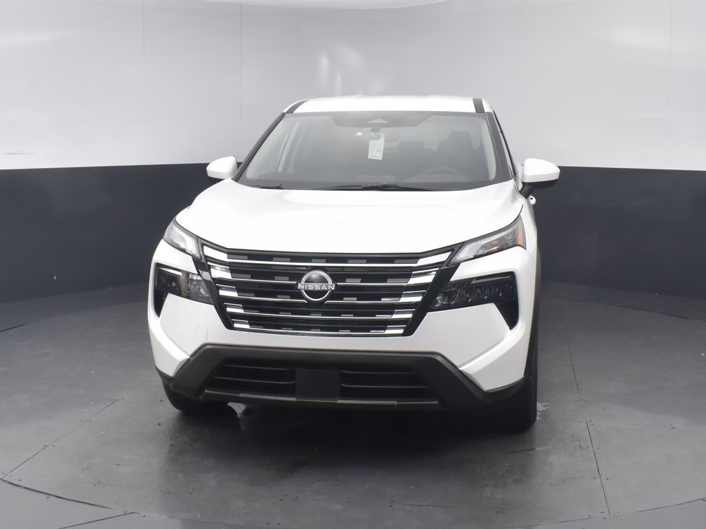 2026 Everest White Pearl Tricoat Nissan Rogue SV FWD SUV