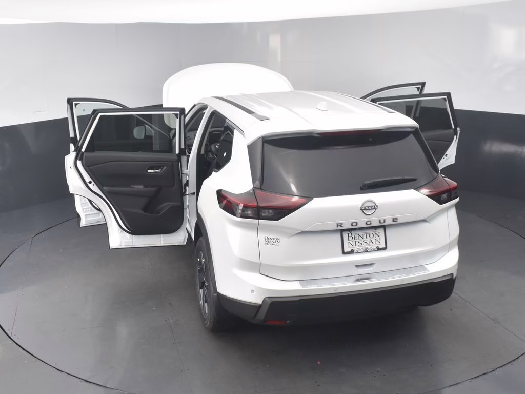 2026 Everest White Pearl Tricoat Nissan Rogue SV FWD SUV
