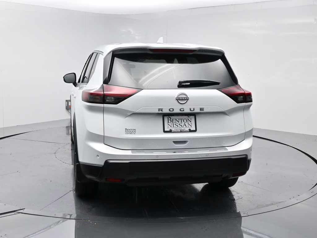 2026 Everest White Pearl Tricoat Nissan Rogue SV FWD SUV