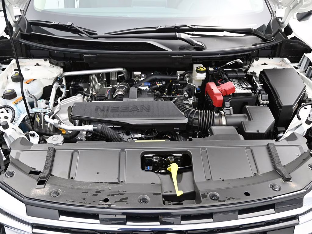 2026 Everest White Pearl Tricoat Nissan Rogue SV FWD SUV