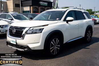 2023 Pearl White Tricoat Nissan Pathfinder Platinum 4X4 SUV