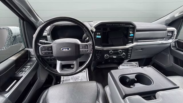 2021 Oxford White Ford F-150 Lariat 4X4 Truck